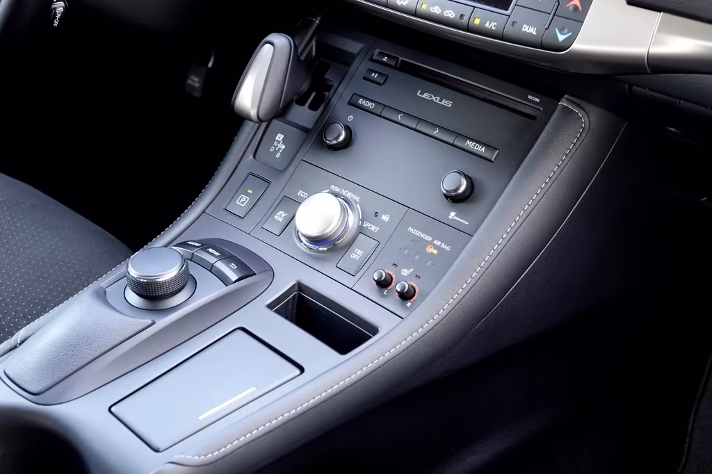 Lexus CT 200h