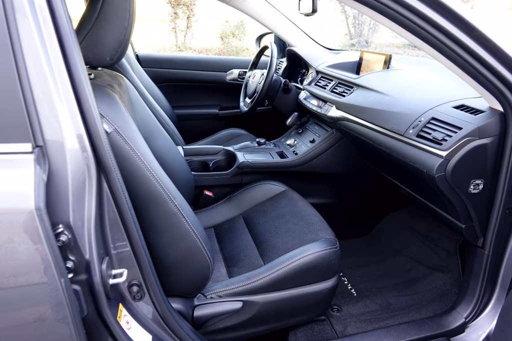 Lexus CT 200h