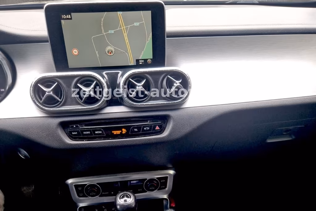 Mercedes-Benz X 350