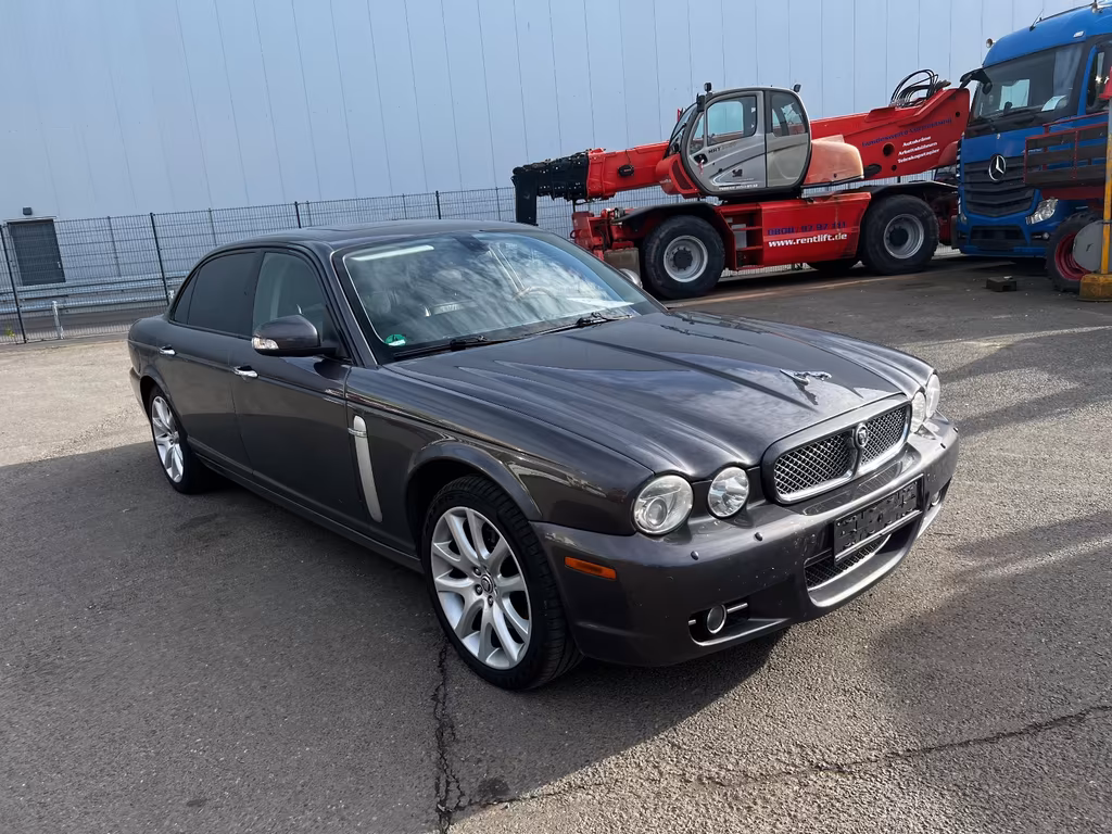 Jaguar XJ6
