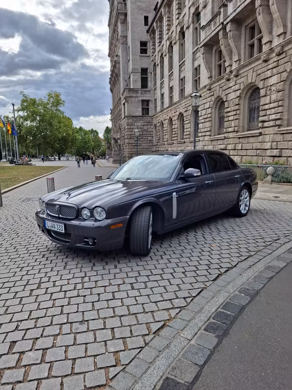 Jaguar XJ6