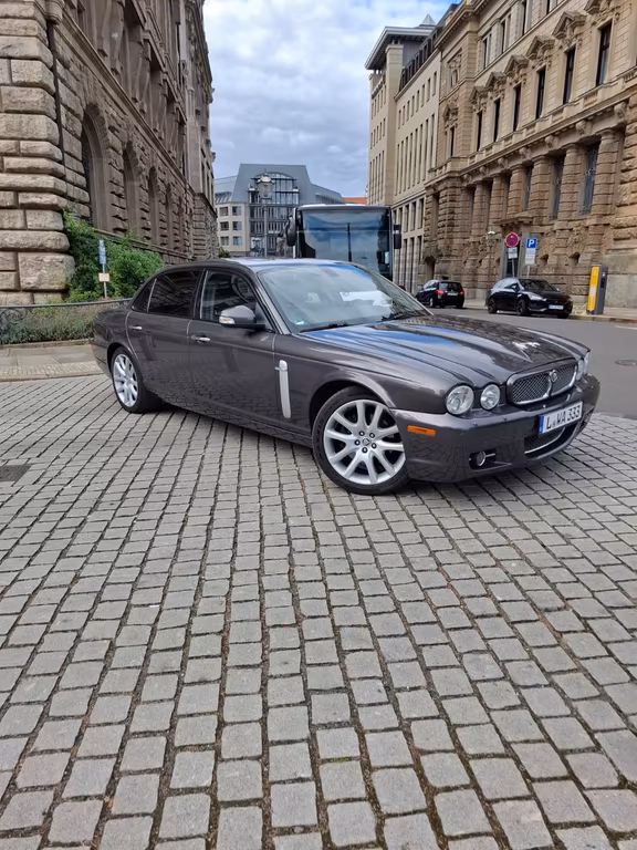 Jaguar XJ6