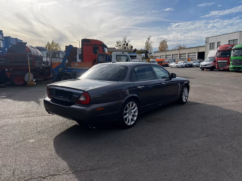 Jaguar XJ6