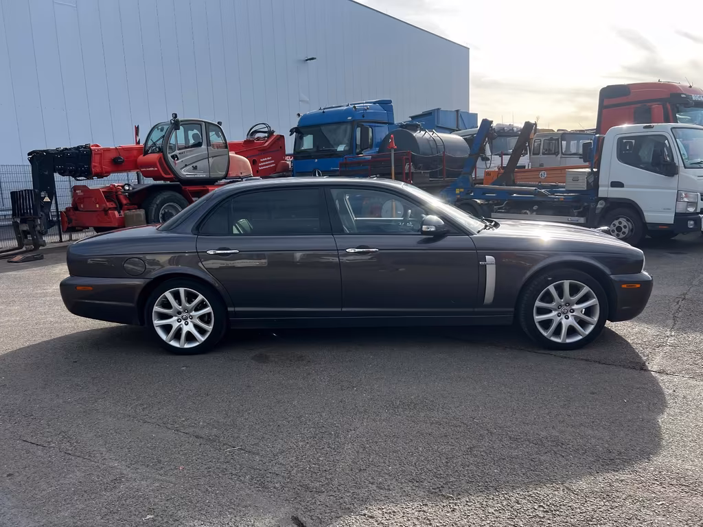 Jaguar XJ6