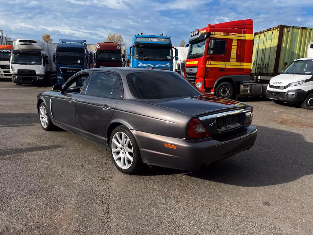 Jaguar XJ6
