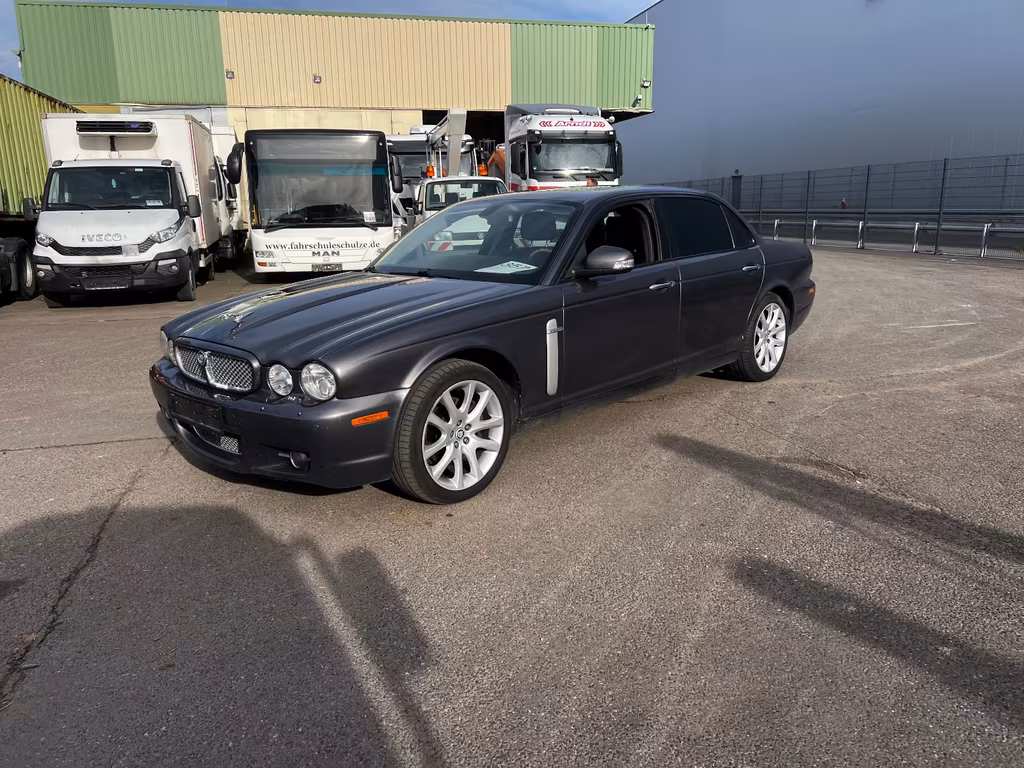 Jaguar XJ6