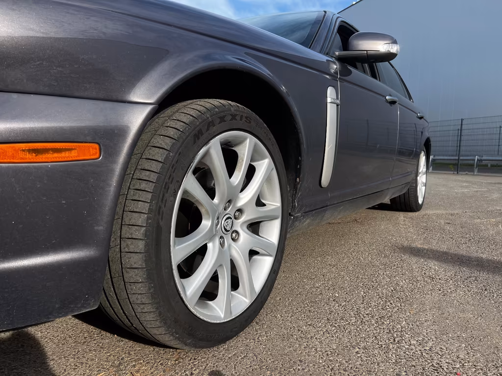 Jaguar XJ6