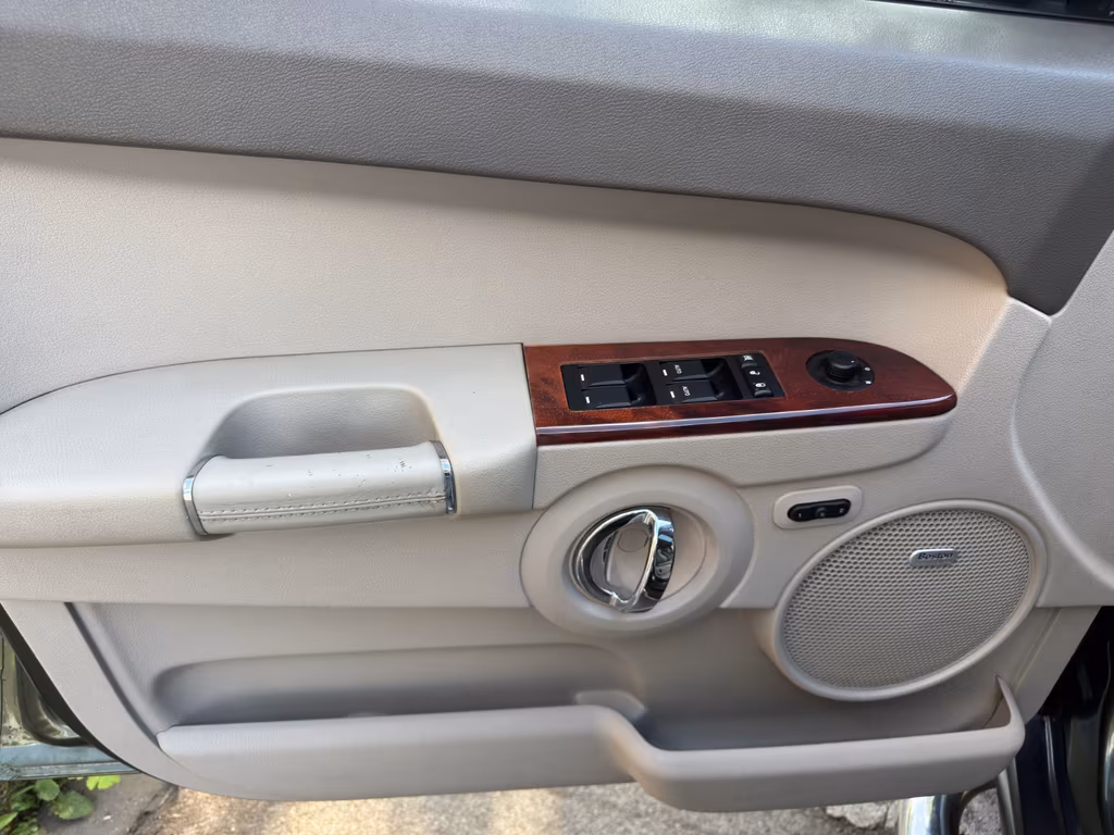 Jeep Commander