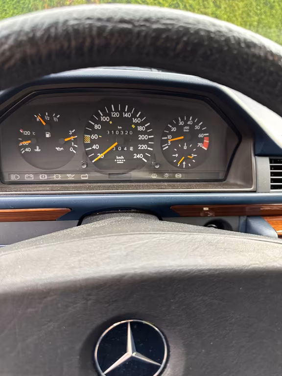 Mercedes-Benz CE 300