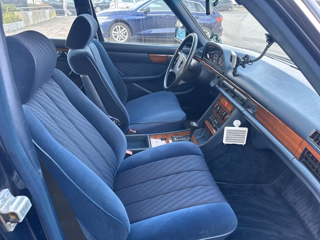Mercedes-Benz S 260