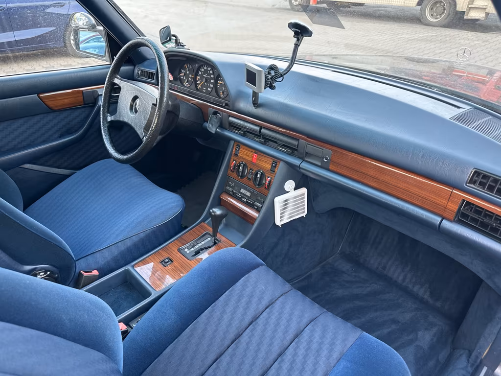 Mercedes-Benz S 260