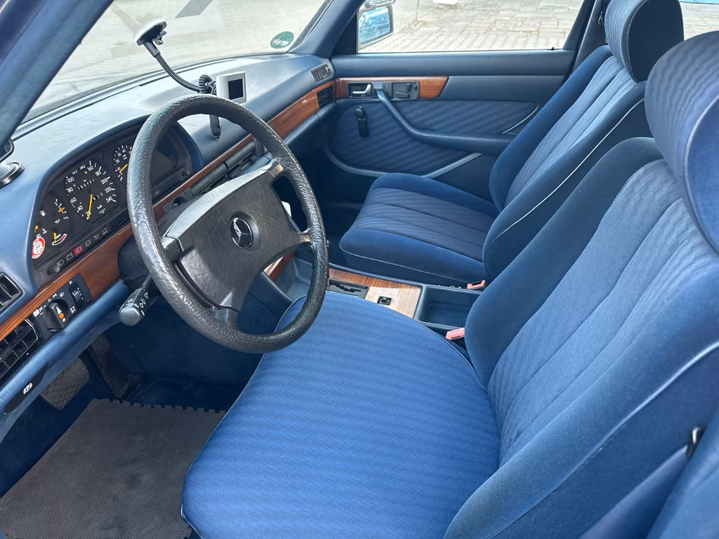 Mercedes-Benz S 260