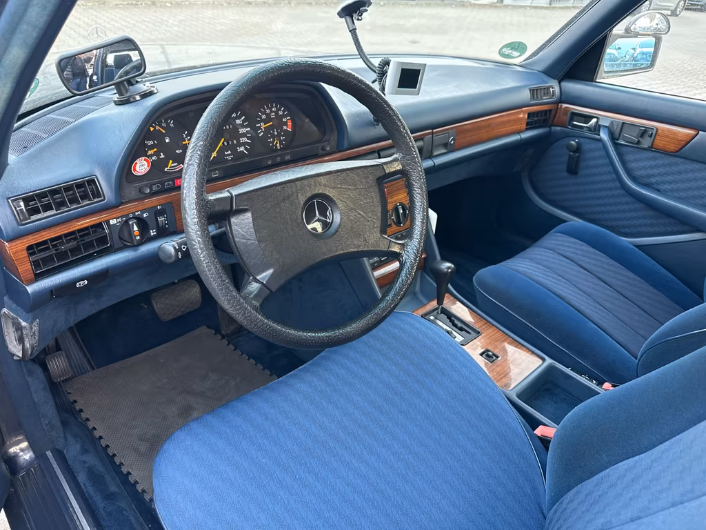 Mercedes-Benz S 260