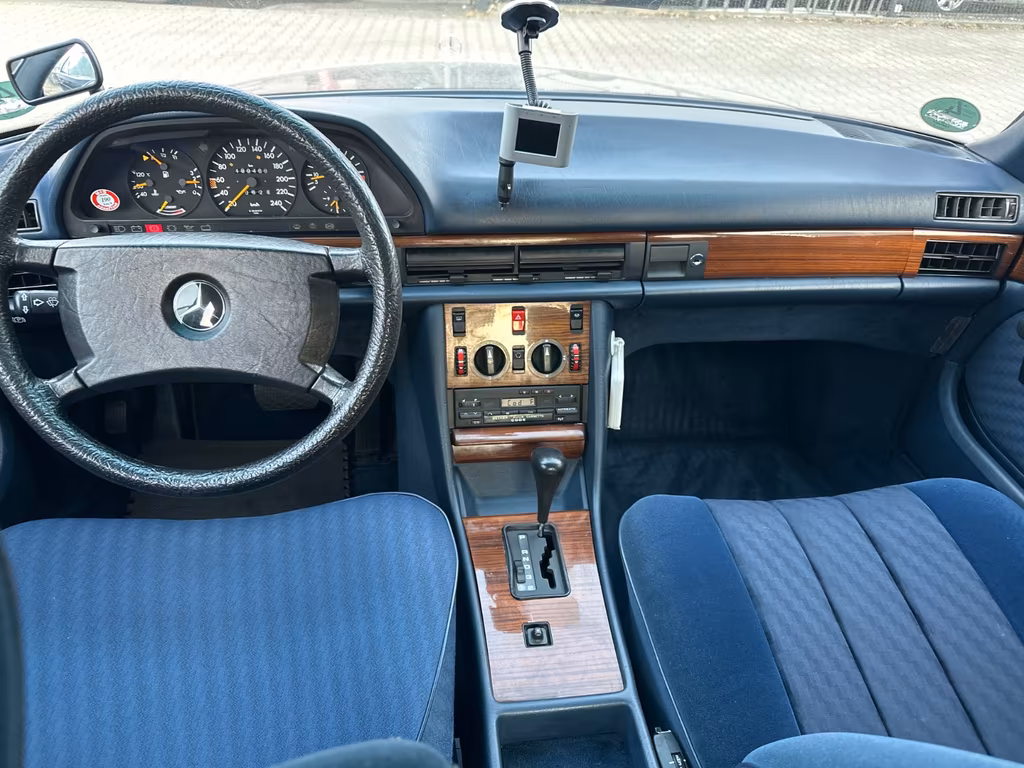 Mercedes-Benz S 260