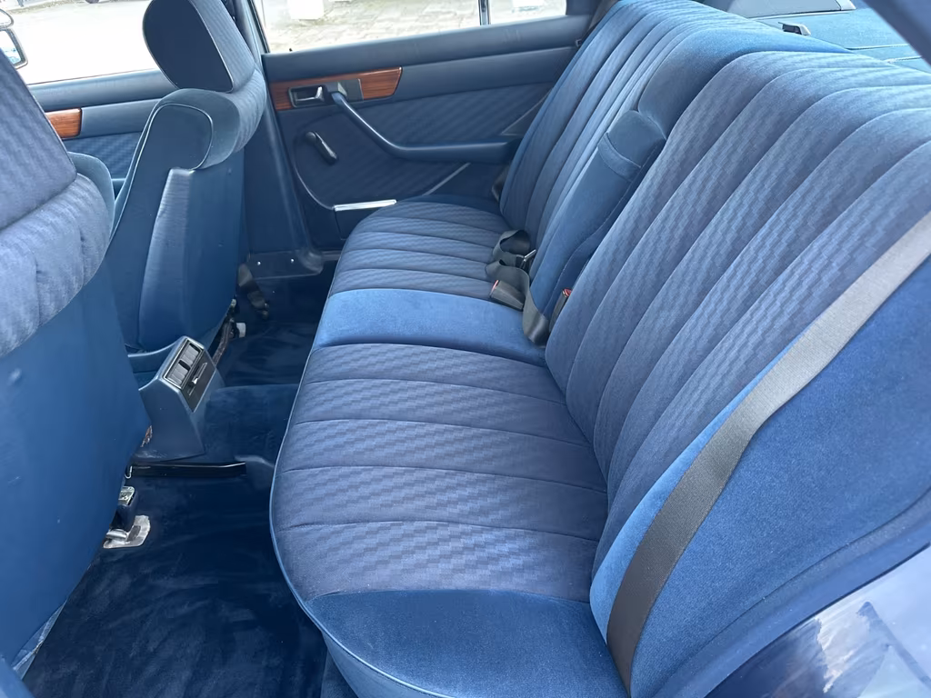 Mercedes-Benz S 260