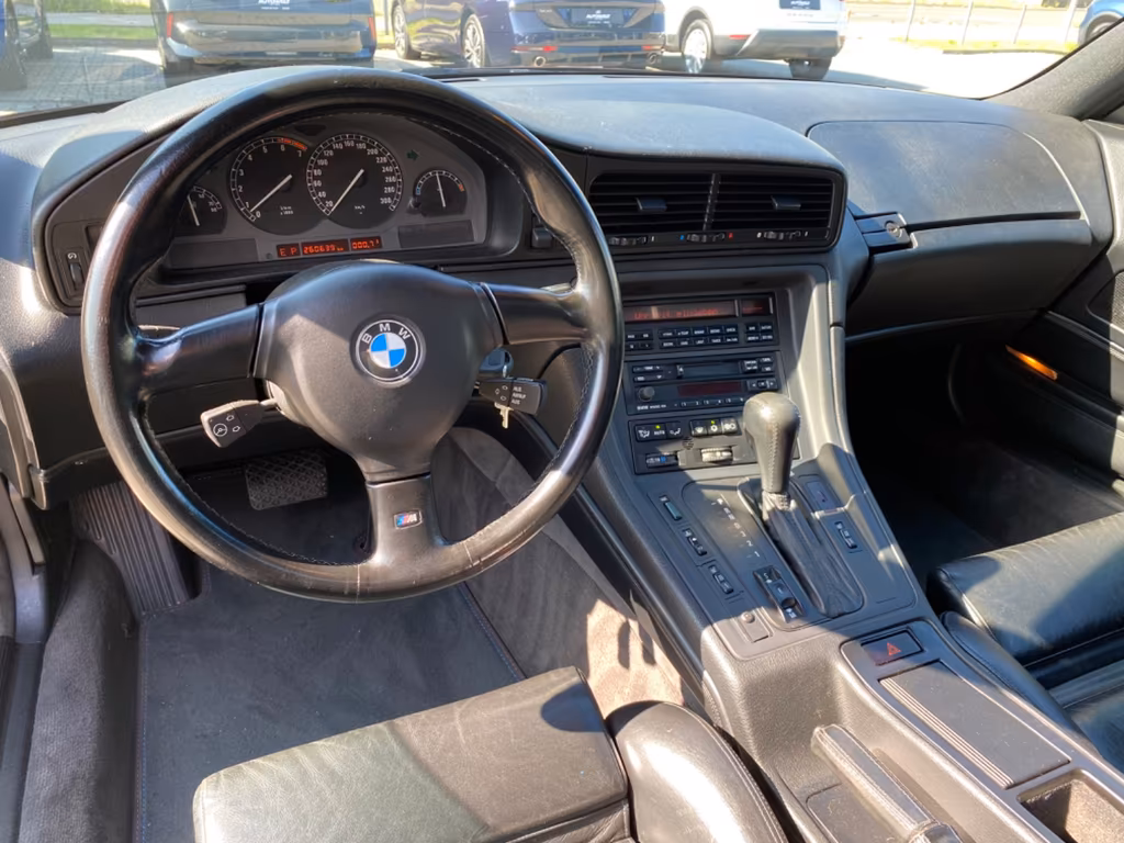 BMW 850