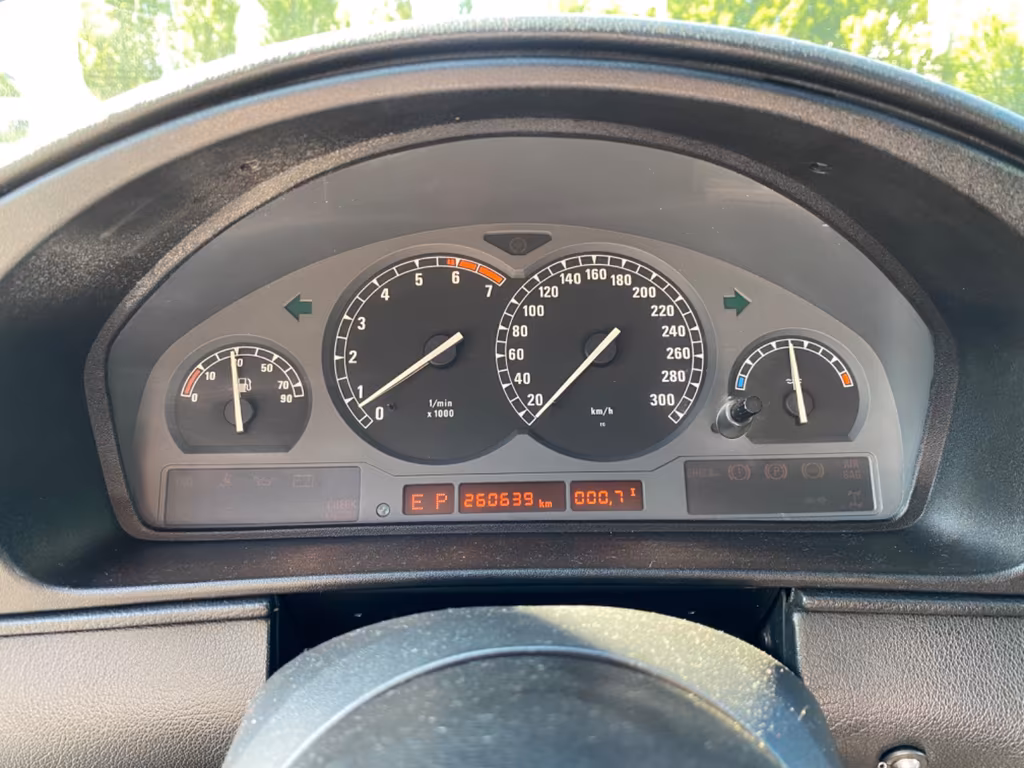 BMW 850