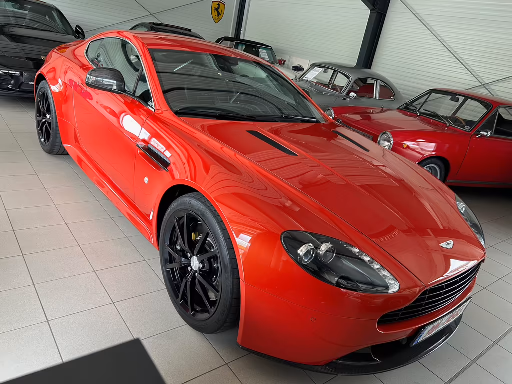 Aston Martin V8 Vantage