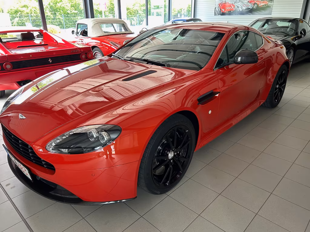 Aston Martin V8 Vantage