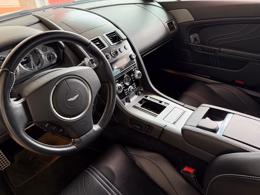 Aston Martin V8 Vantage