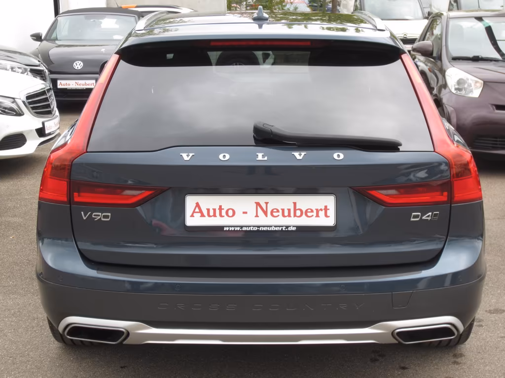 Volvo V90 Cross Country