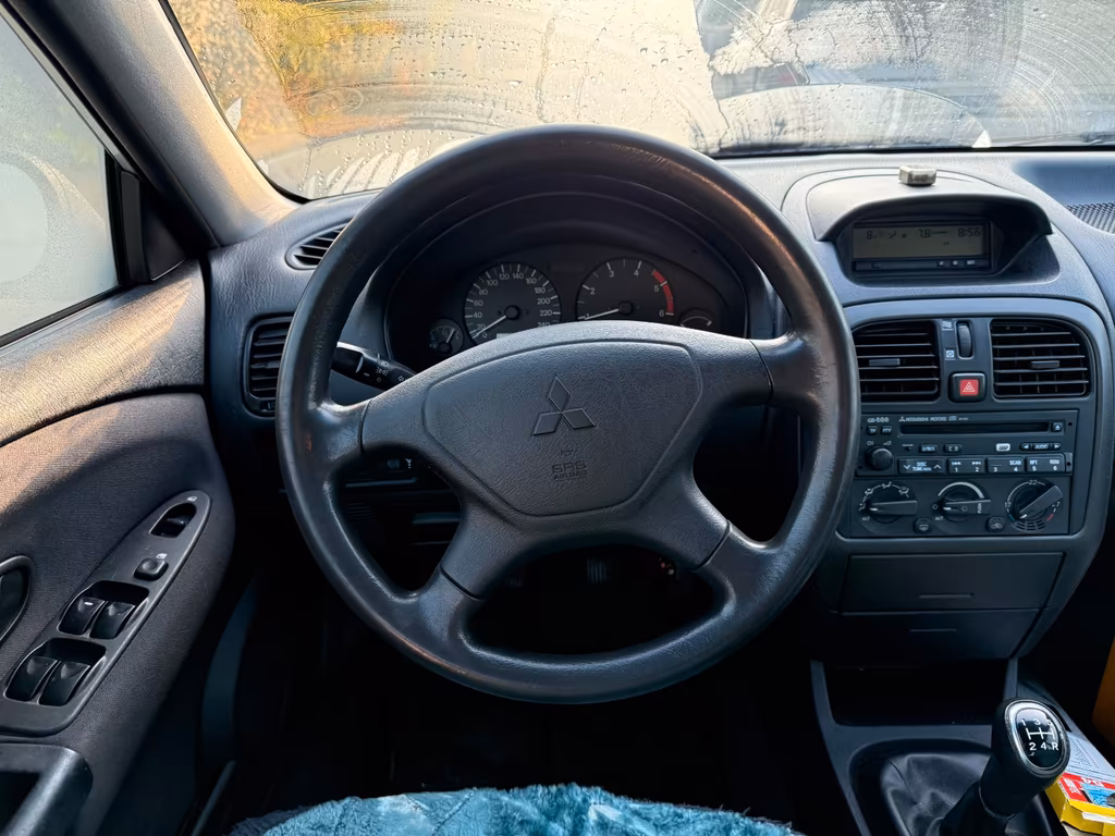 Mitsubishi Carisma