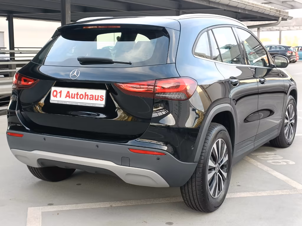 Mercedes-Benz GLA 180