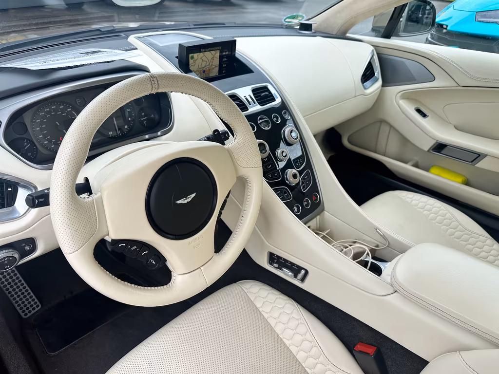 Aston Martin Vanquish