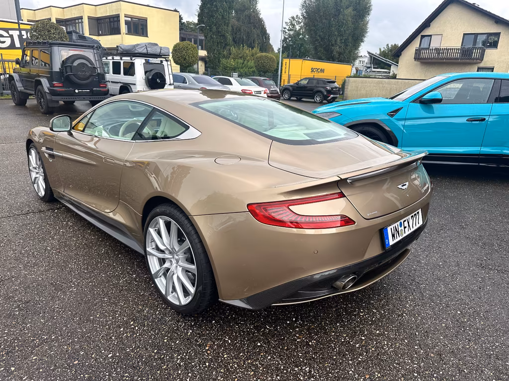 Aston Martin Vanquish
