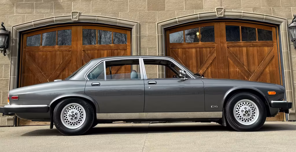 Jaguar XJ12