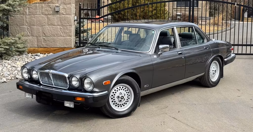 Jaguar XJ12