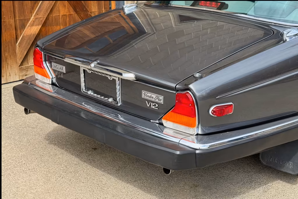 Jaguar XJ12