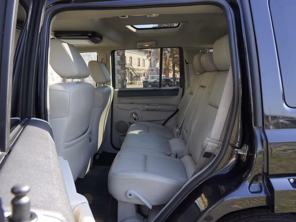 Jeep Commander