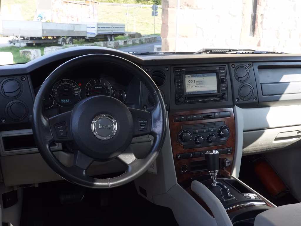 Jeep Commander