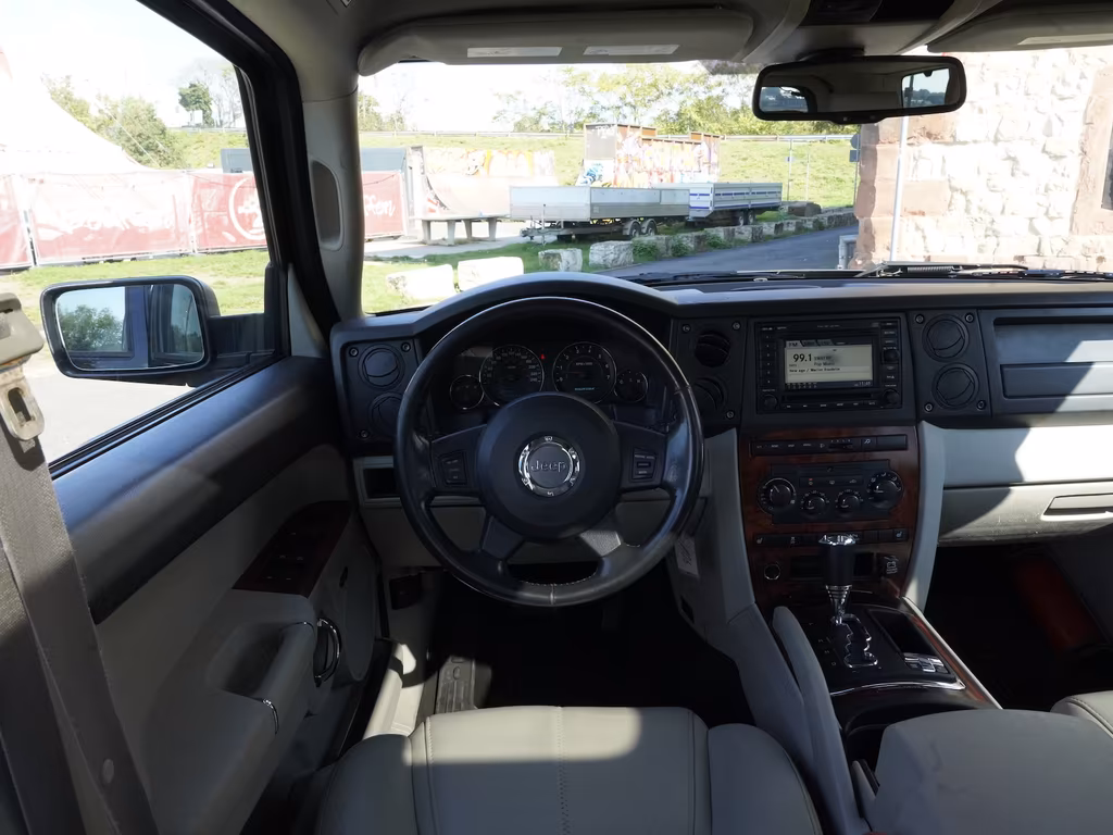 Jeep Commander