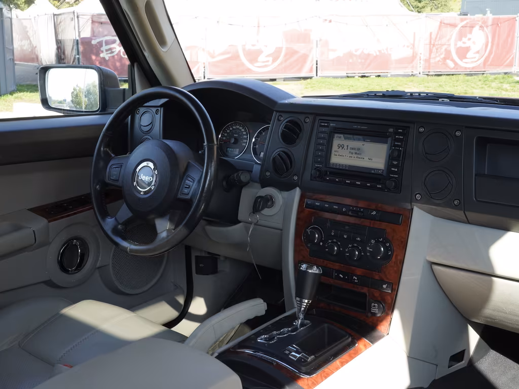 Jeep Commander