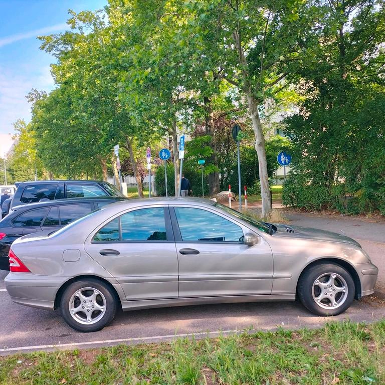 Mercedes-Benz C 200