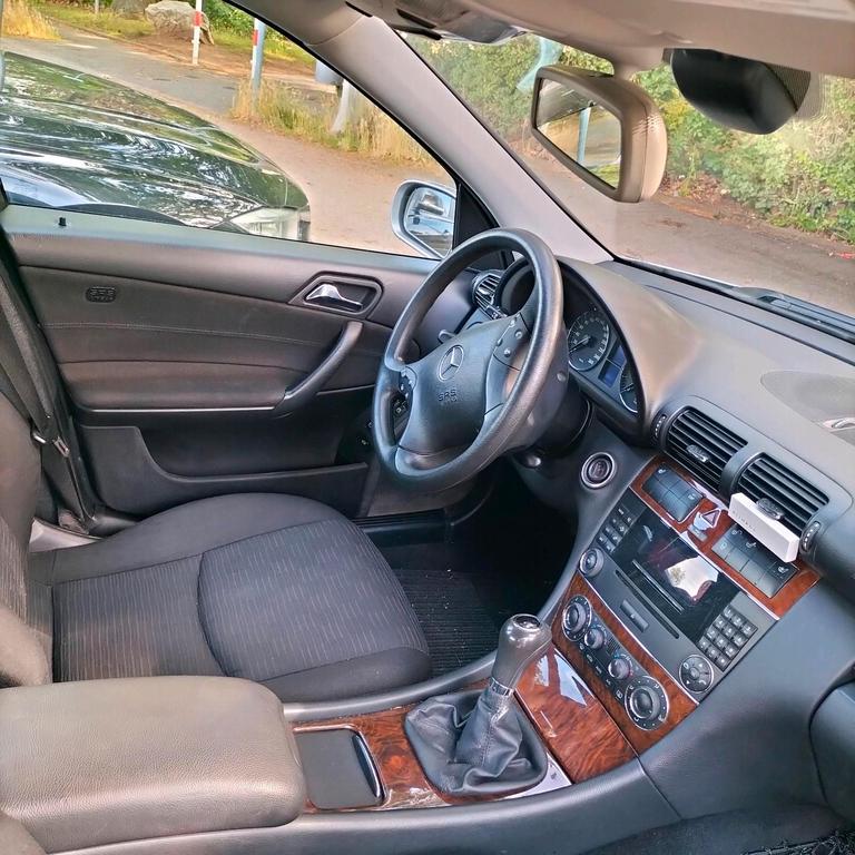Mercedes-Benz C 200