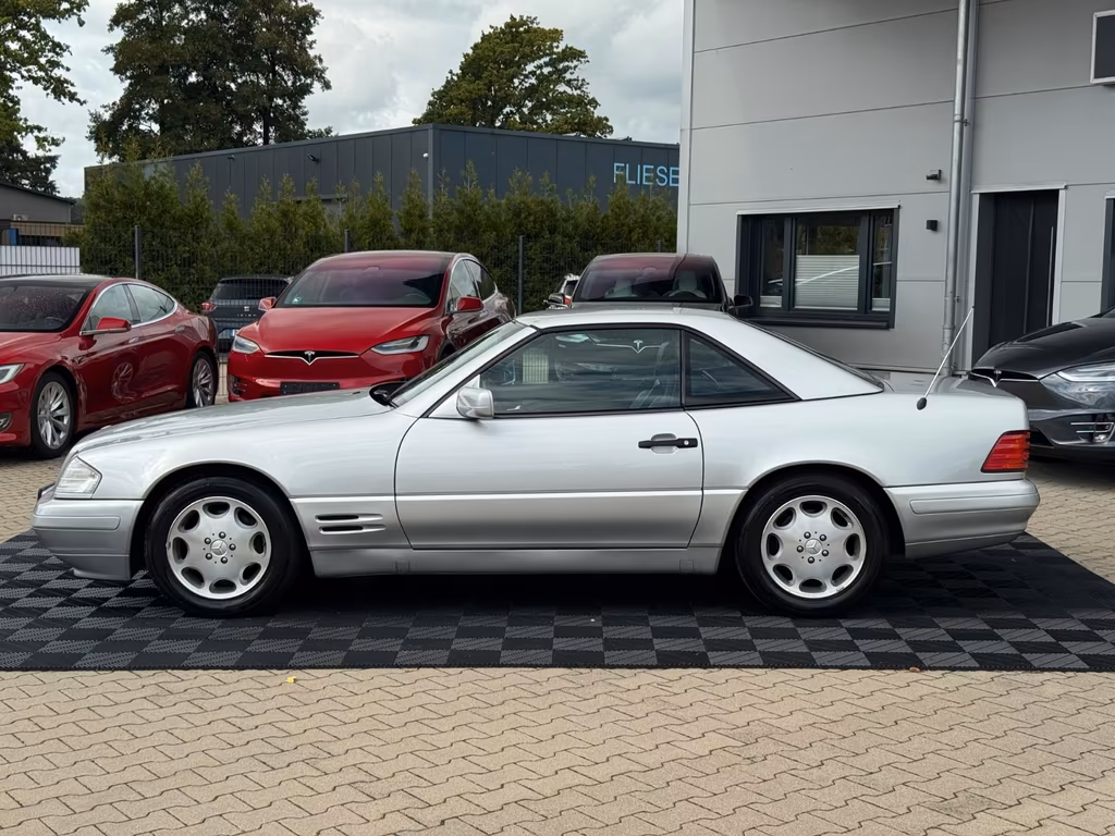 Mercedes-Benz SL 320