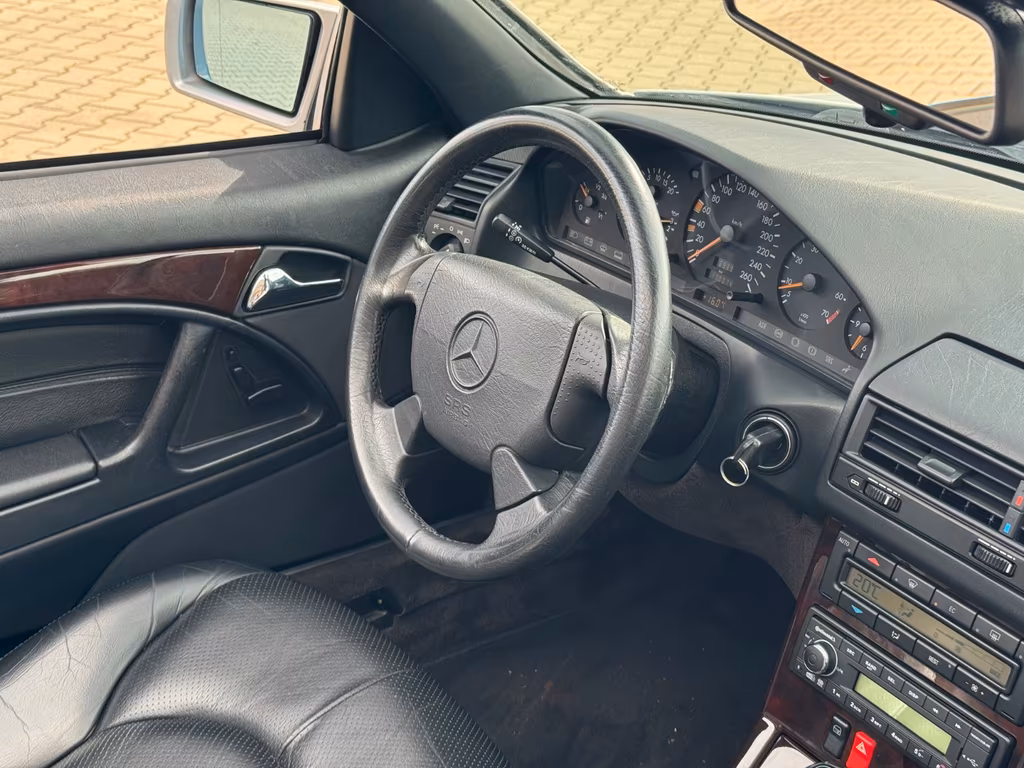Mercedes-Benz SL 320