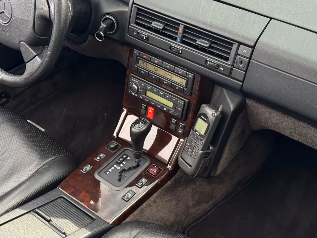 Mercedes-Benz SL 320