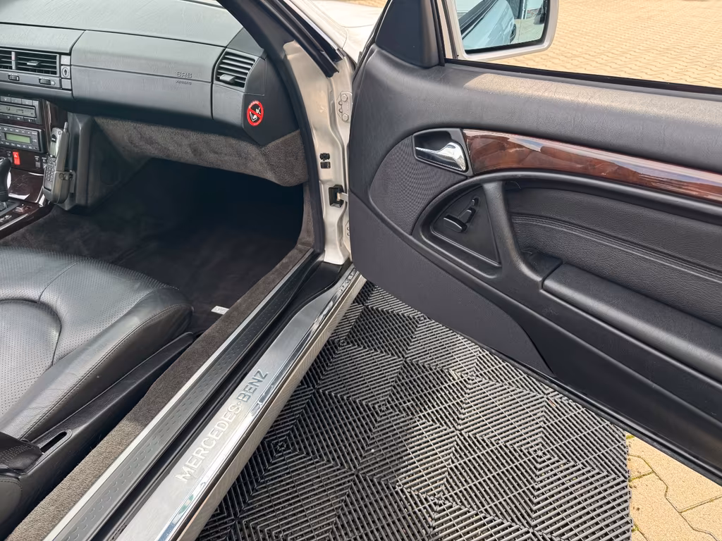 Mercedes-Benz SL 320