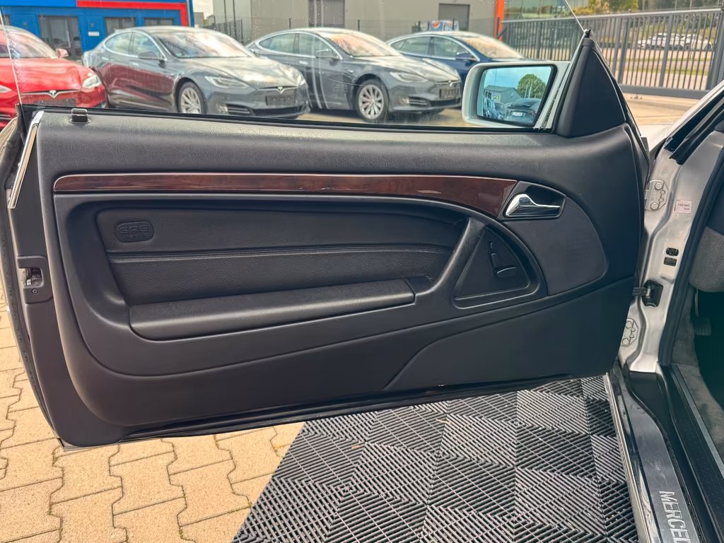 Mercedes-Benz SL 320