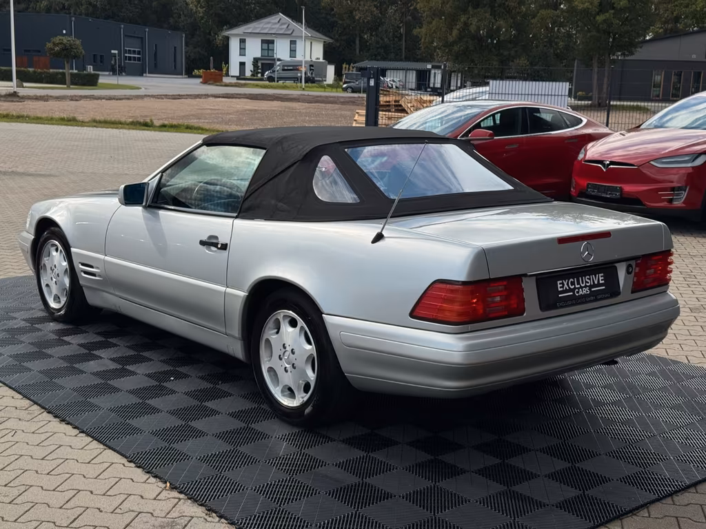 Mercedes-Benz SL 320