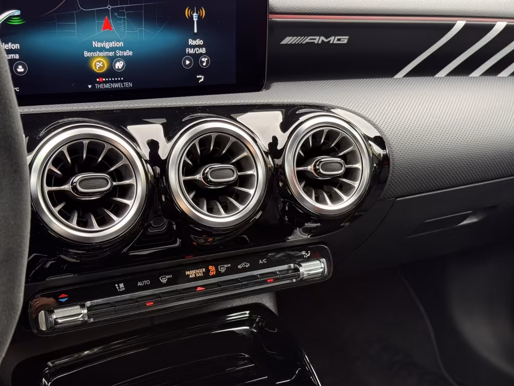 Mercedes-Benz CLA 45 AMG Shooting Brake