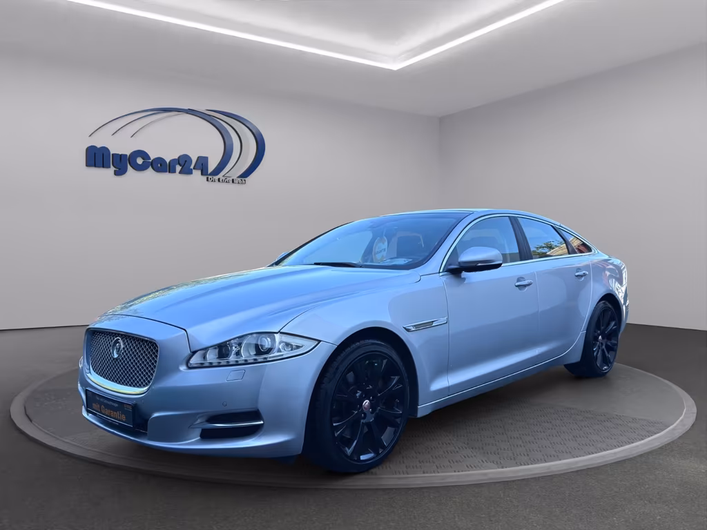 Jaguar XJ