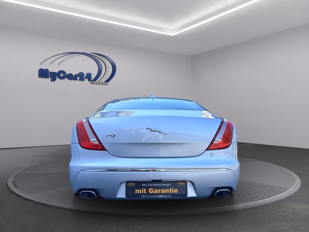 Jaguar XJ