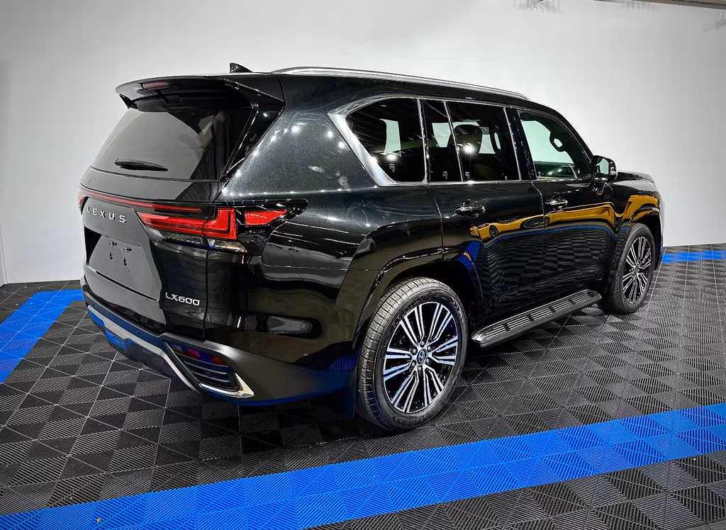 Lexus LX 600