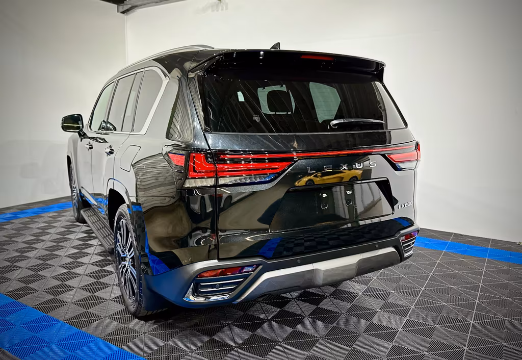 Lexus LX 600