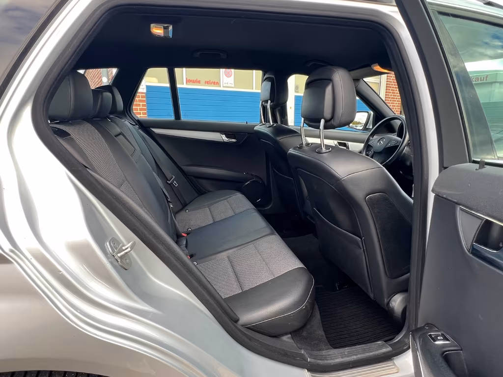Mercedes-Benz C 320
